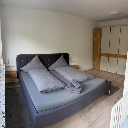 Ferienwohnung "Sorgenfrei" In Coburg ! - Im Eg Mit Privatparkplatz & Balkon Luaran gambar