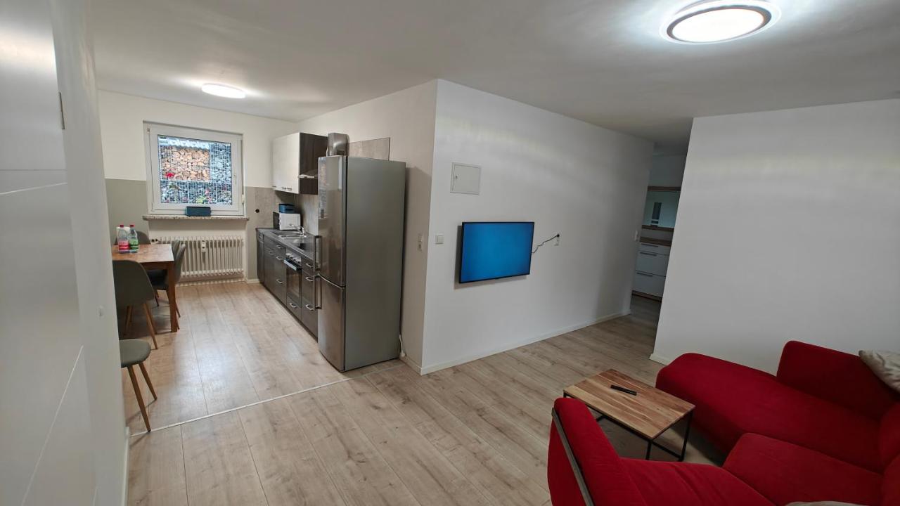 Ferienwohnung "Sorgenfrei" In Coburg ! - Im Eg Mit Privatparkplatz & Balkon Luaran gambar