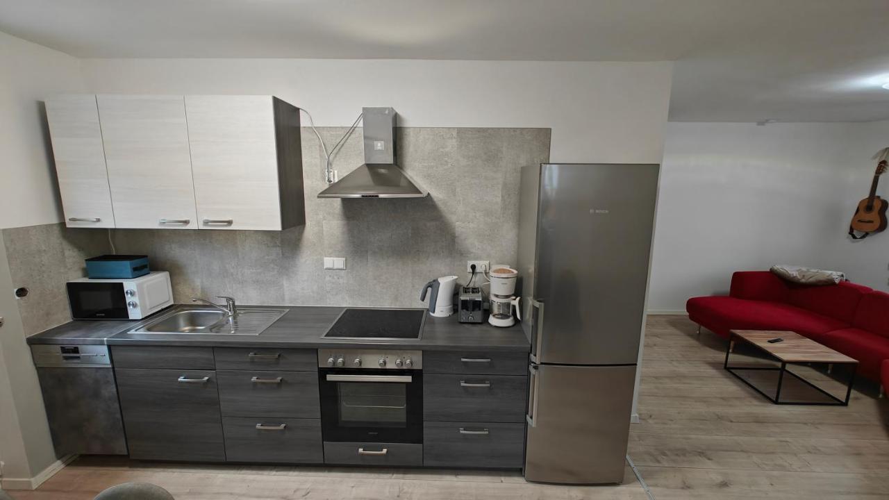 Ferienwohnung "Sorgenfrei" In Coburg ! - Im Eg Mit Privatparkplatz & Balkon Luaran gambar