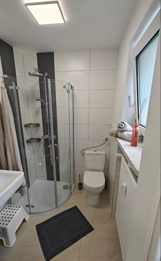 Ferienwohnung "Sorgenfrei" In Coburg ! - Im Eg Mit Privatparkplatz & Balkon Luaran gambar