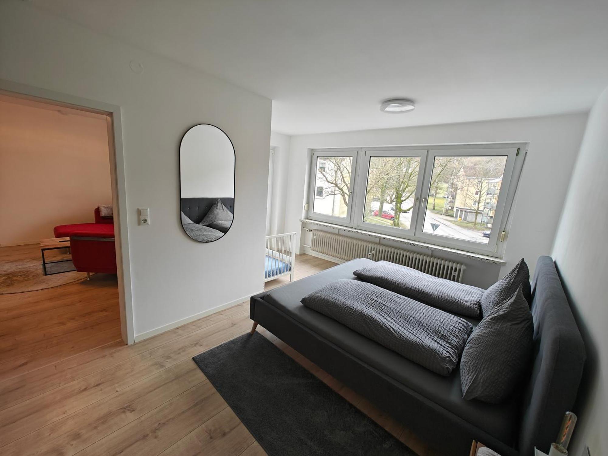 Ferienwohnung "Sorgenfrei" In Coburg ! - Im Eg Mit Privatparkplatz & Balkon Luaran gambar
