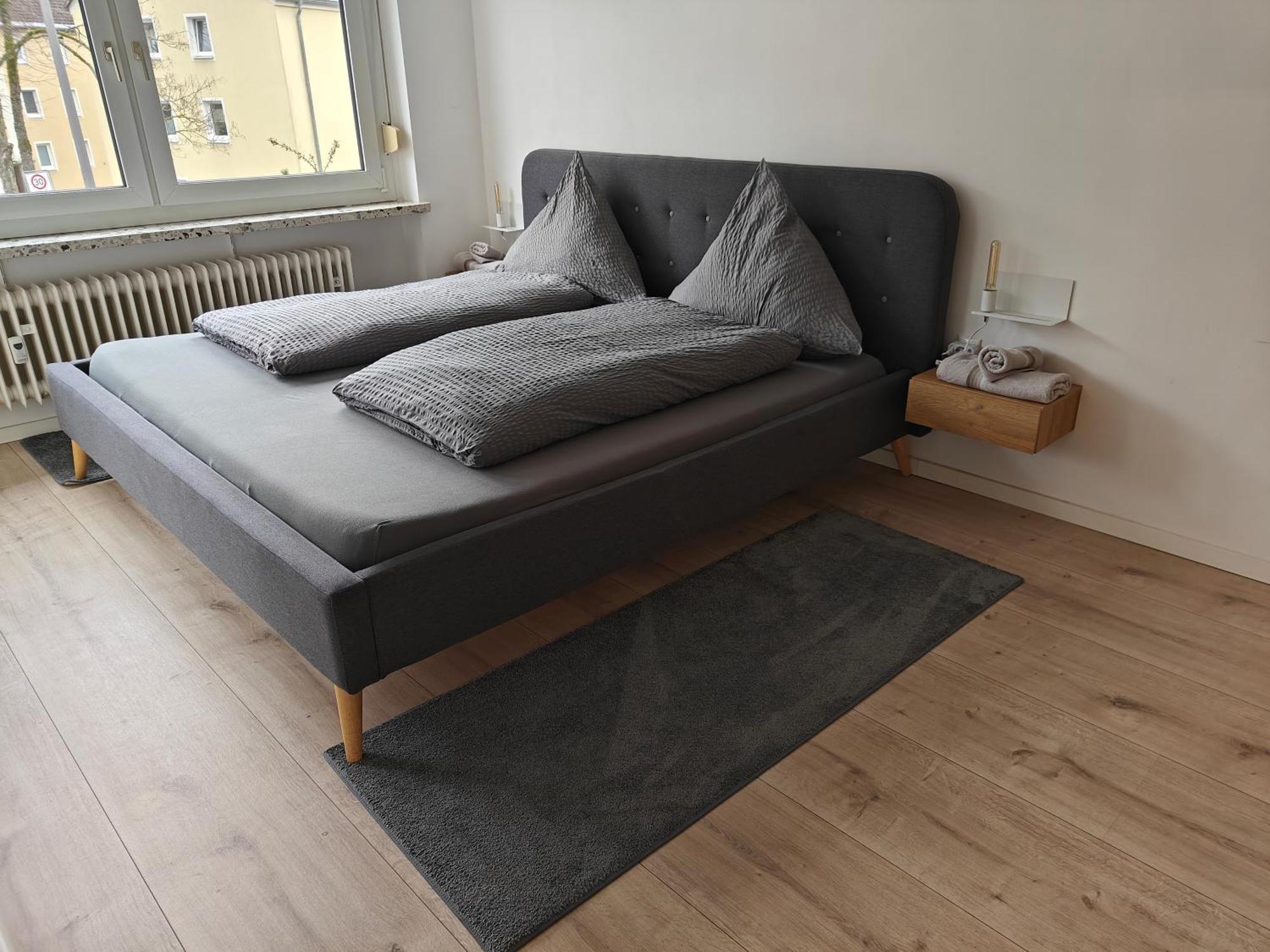 Ferienwohnung "Sorgenfrei" In Coburg ! - Im Eg Mit Privatparkplatz & Balkon Luaran gambar