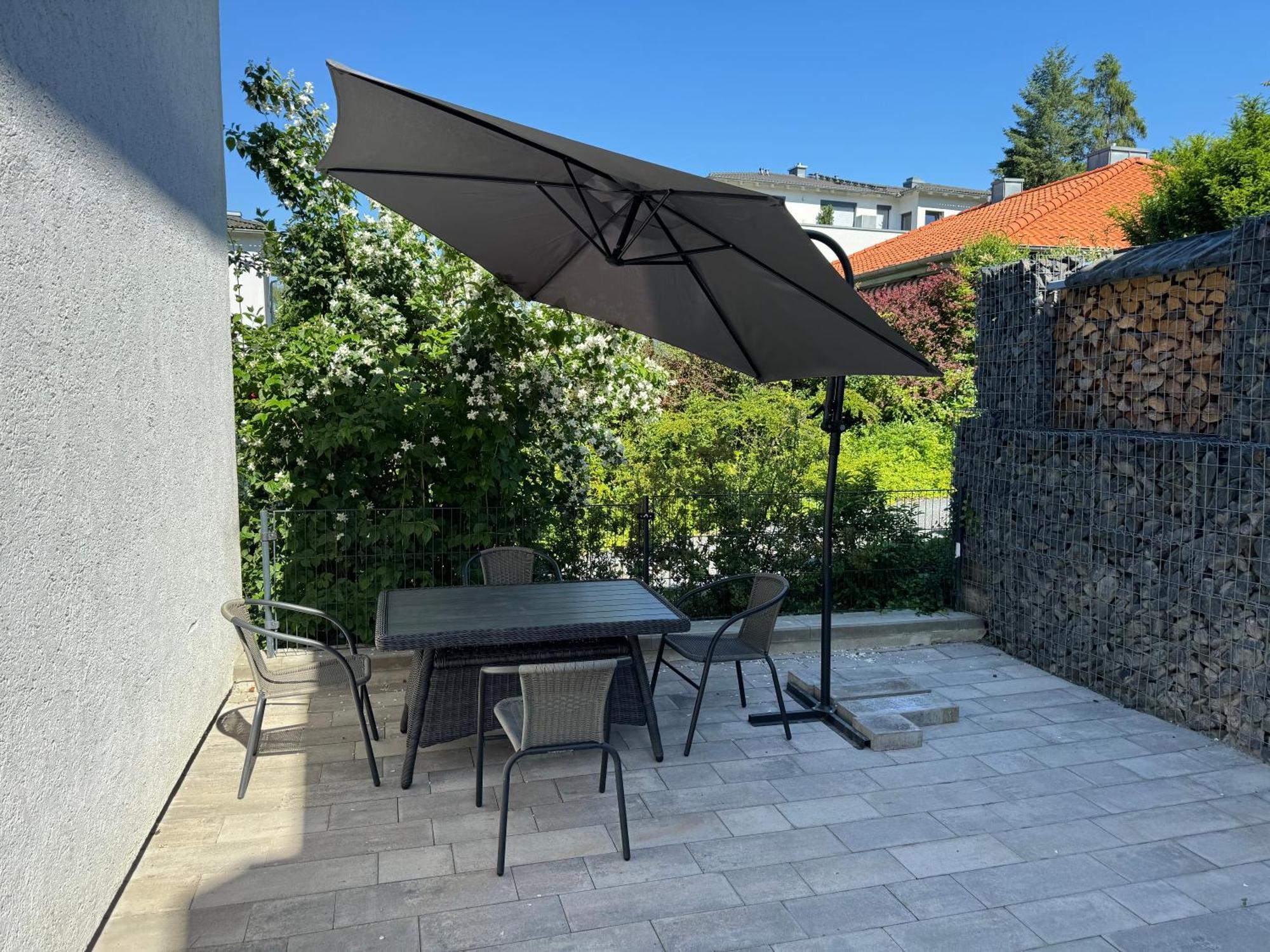 Ferienwohnung "Sorgenfrei" In Coburg ! - Im Eg Mit Privatparkplatz & Balkon Luaran gambar