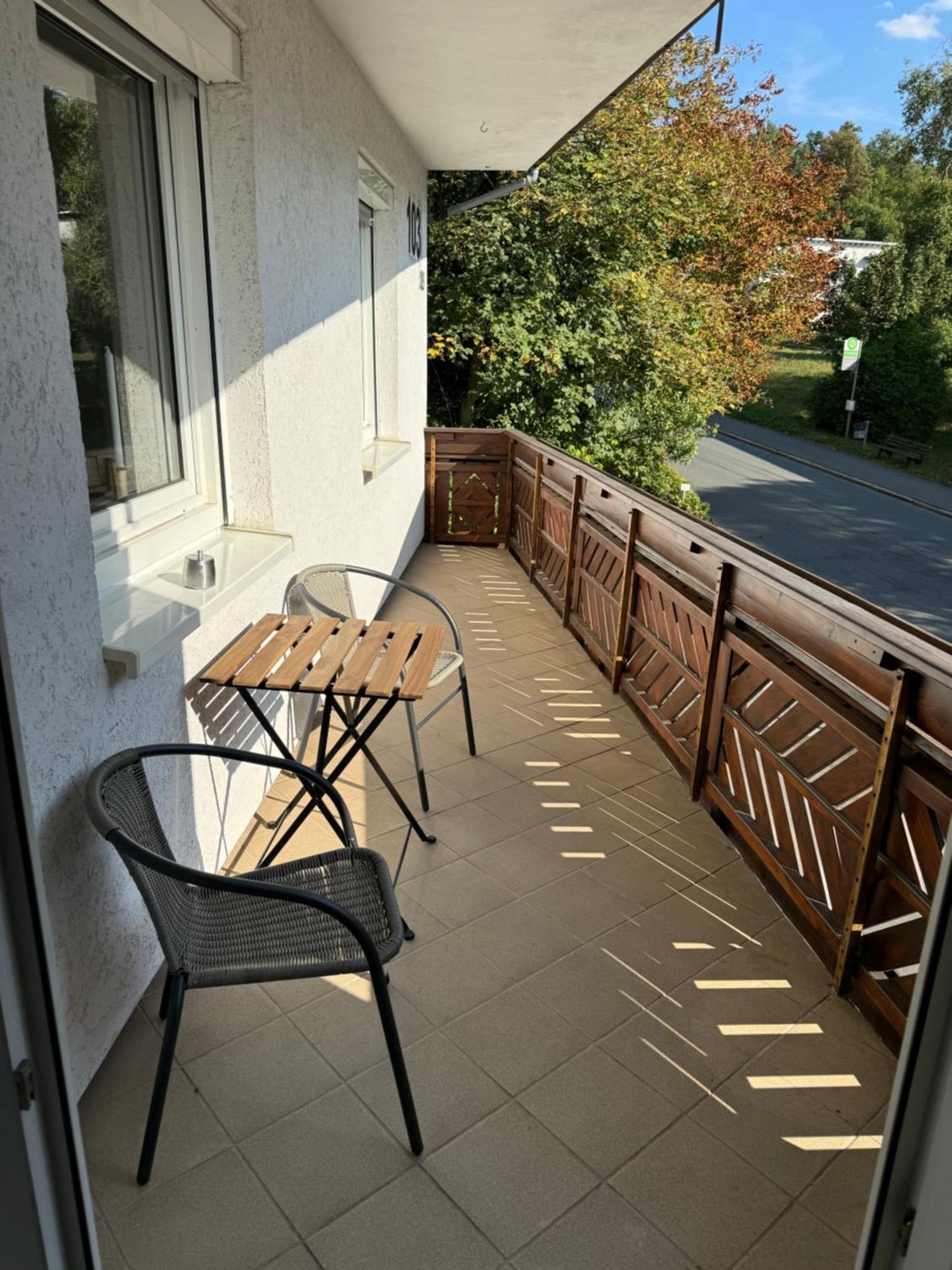 Ferienwohnung "Sorgenfrei" In Coburg ! - Im Eg Mit Privatparkplatz & Balkon Luaran gambar
